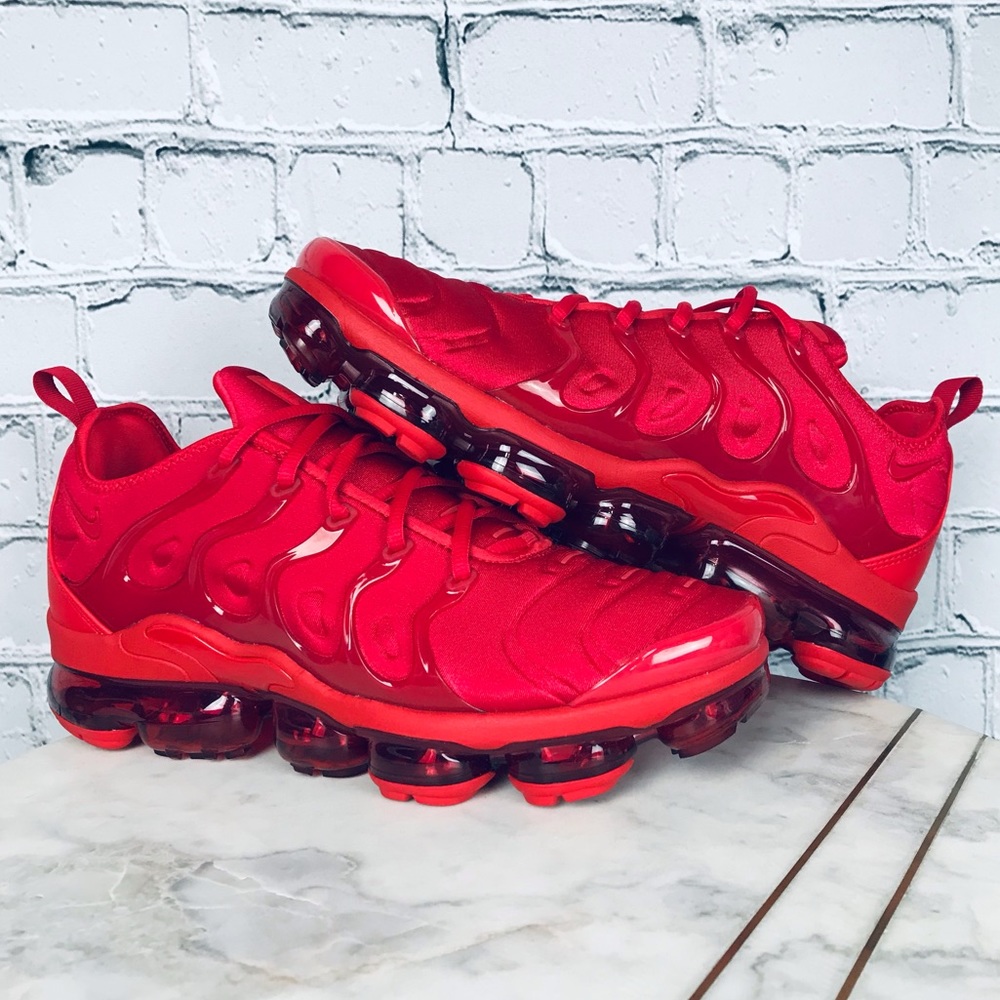 Nike Air Vapormax Plus Men’s Triple Red Running Sneakers Size 11 - CW6973-600